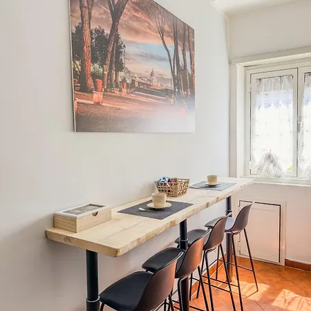 New! Vatican Domizia Apartman